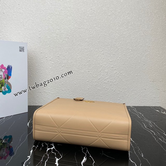 Prada專櫃新款三角菱格中號托特包 1BA378 普拉達小牛皮手提肩背包 csp1600